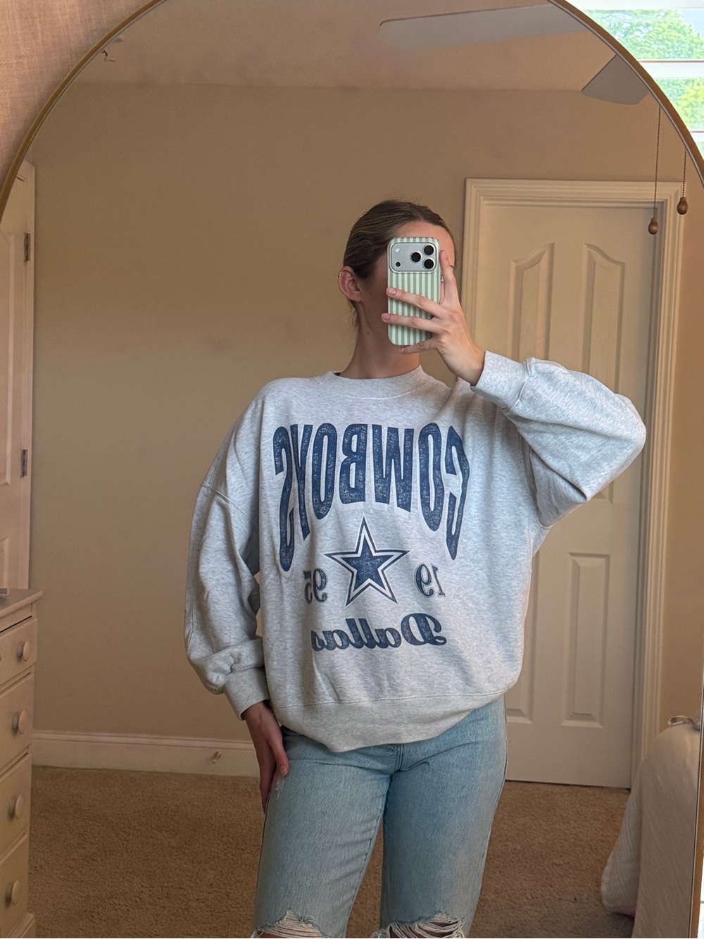 Abercrombie & Fitch Light Gray Cowboys Graphic Sweatshirt